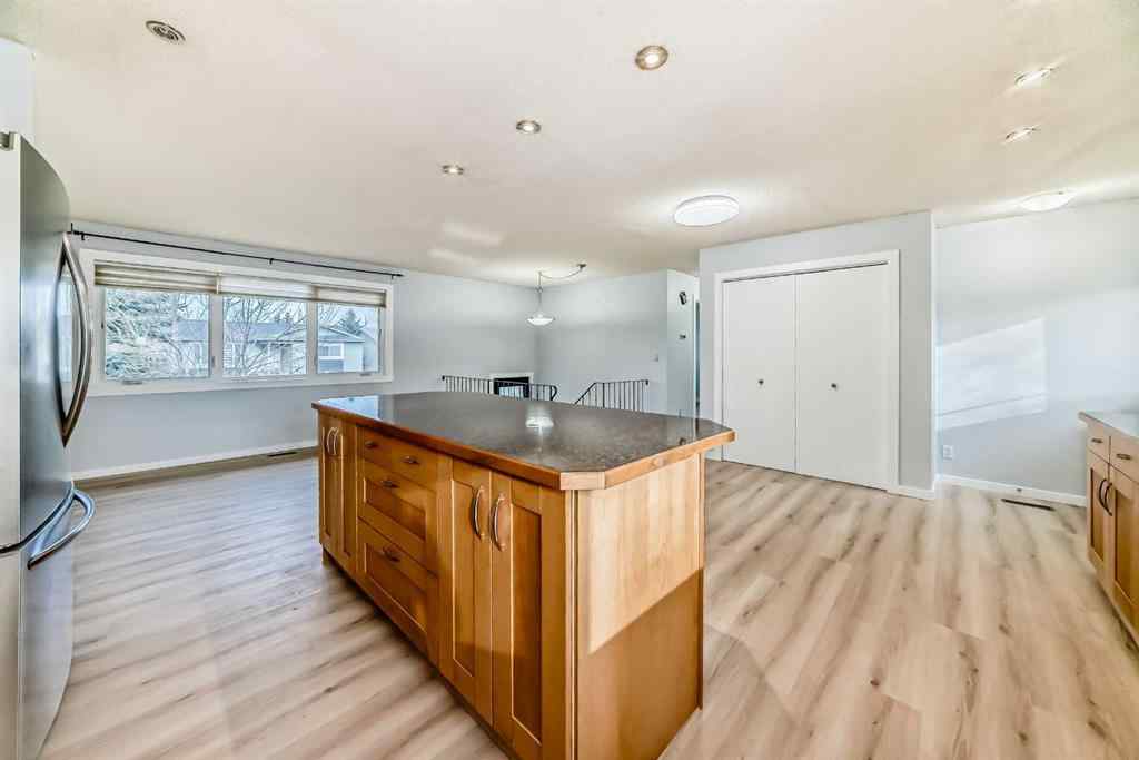 MLS® A2270219 - 159 Pinecliff Way NE in Pineridge Calgary, Residential