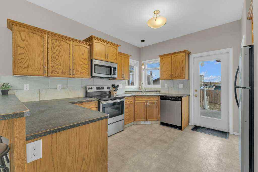 MLS&reg; # A2270221 - 8 Horne Close  in Hewlett Park Sylvan Lake, Residential Open Houses