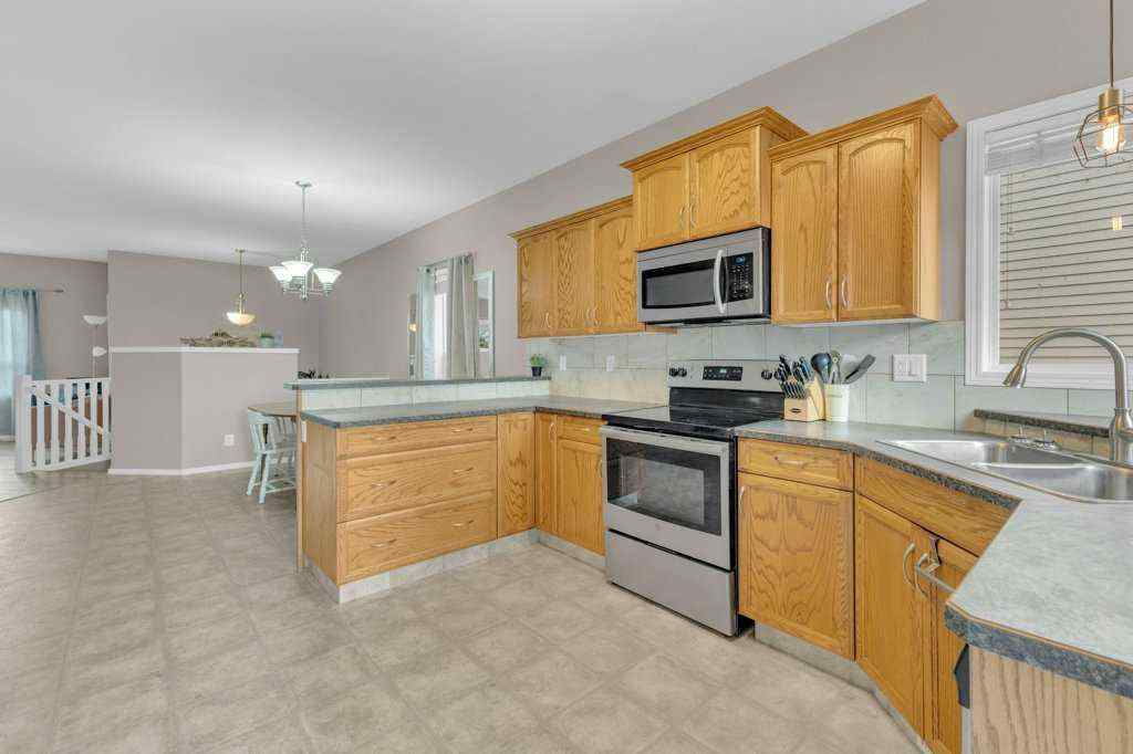 MLS&reg; # A2270221 - 8 Horne Close  in Hewlett Park Sylvan Lake, Residential Open Houses