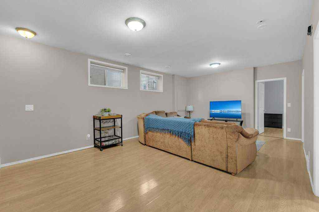 MLS&reg; # A2270221 - 8 Horne Close  in Hewlett Park Sylvan Lake, Residential Open Houses