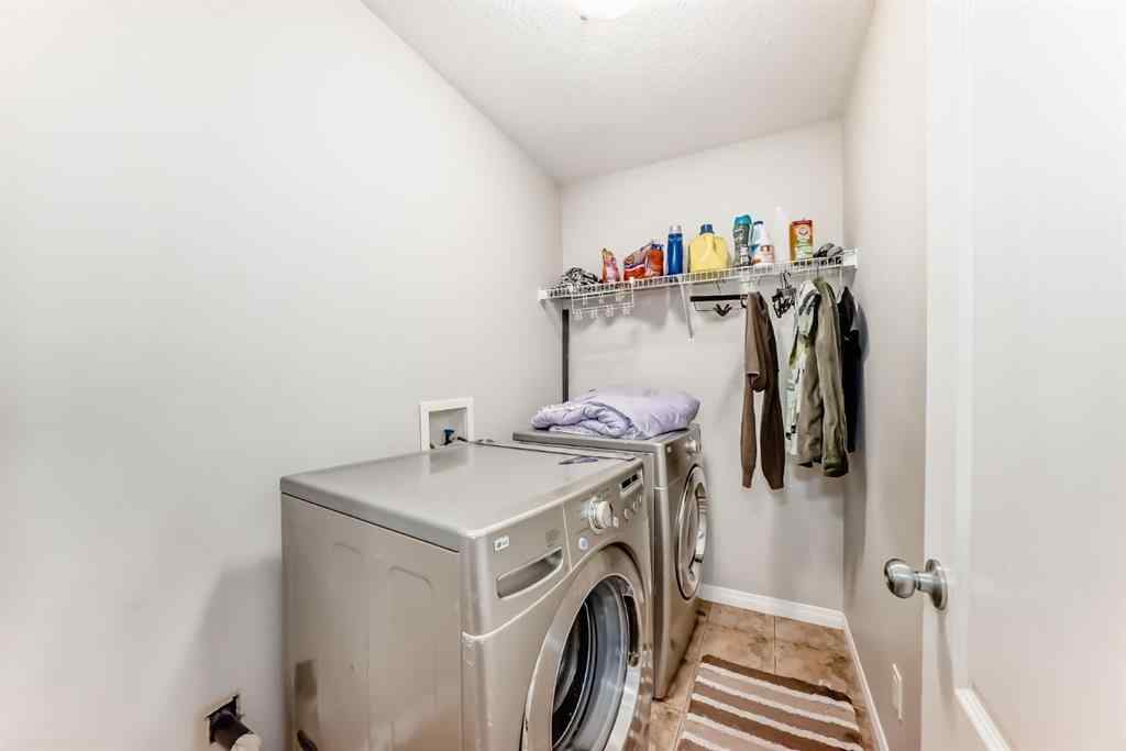 MLS® A2270225 - 1313 38 Street SE in Forest Lawn Calgary, Residential