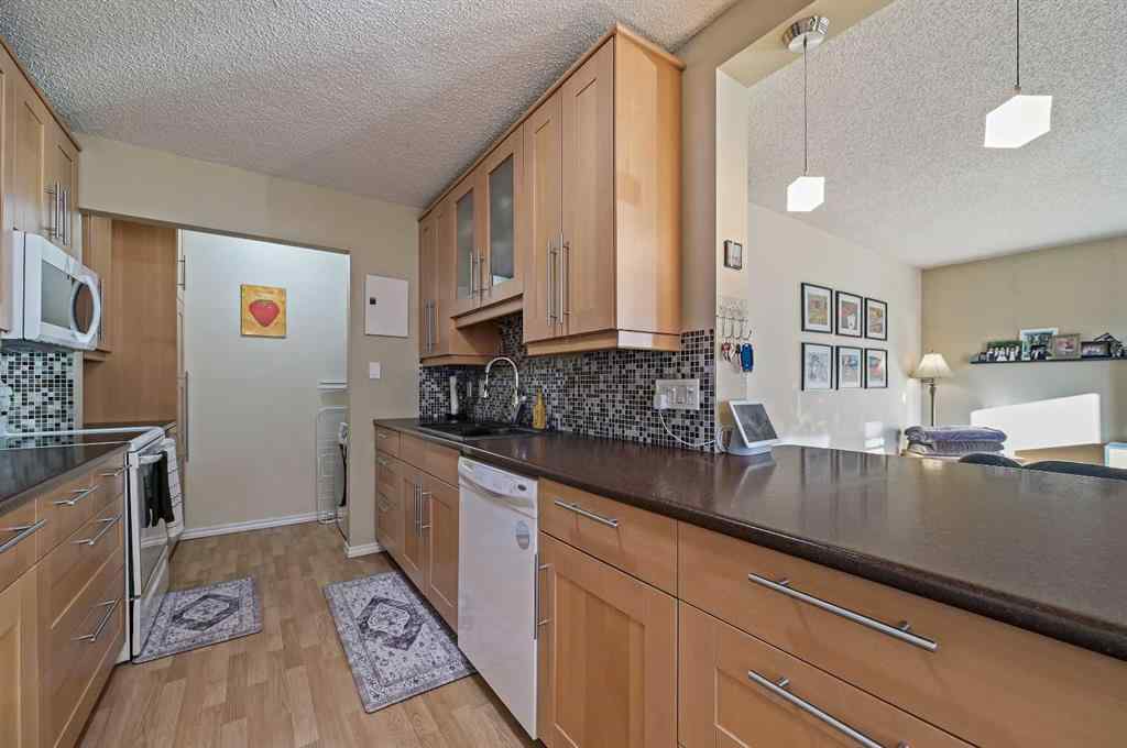 MLS&reg; # A2270236 - Unit #304 1033 15 Avenue SW in Beltline Calgary, Residential Open Houses