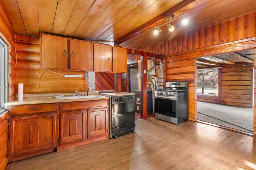 MLS&reg; # A2270257 - 4523 48 Street  in Palo Sylvan Lake, Residential Open Houses