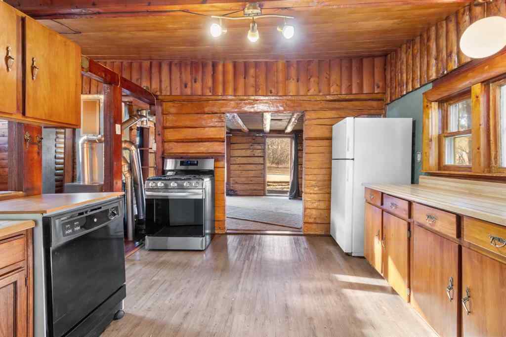 MLS&reg; # A2270257 - 4523 48 Street  in Palo Sylvan Lake, Residential Open Houses