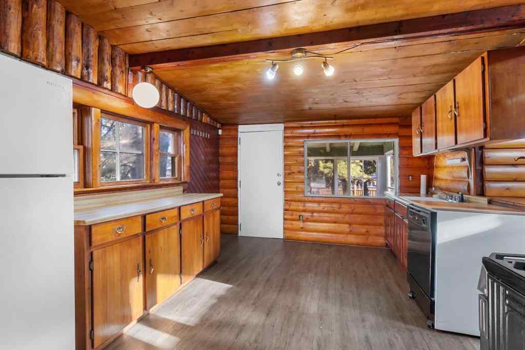 MLS&reg; # A2270257 - 4523 48 Street  in Palo Sylvan Lake, Residential Open Houses