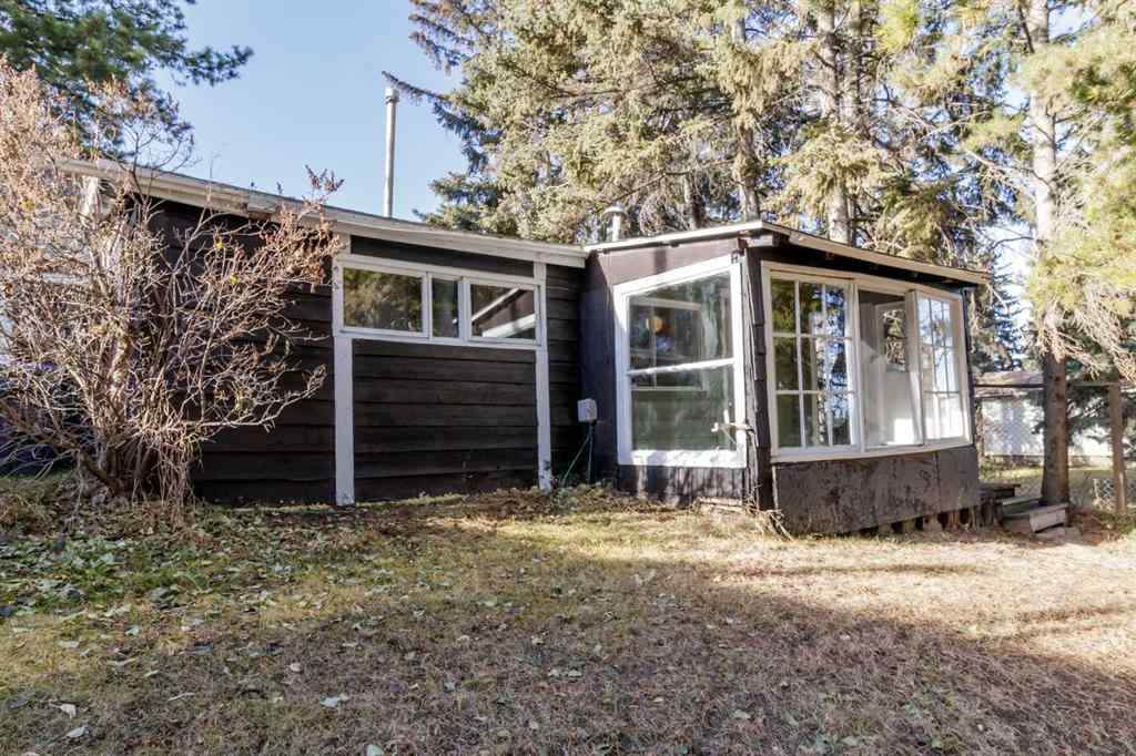 MLS&reg; # A2270257 - 4523 48 Street  in Palo Sylvan Lake, Residential Open Houses