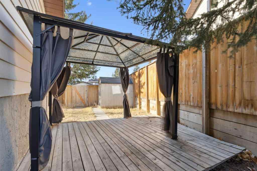 MLS® A2270258 - 30 Edgeford Place NW in Edgemont Calgary, Residential