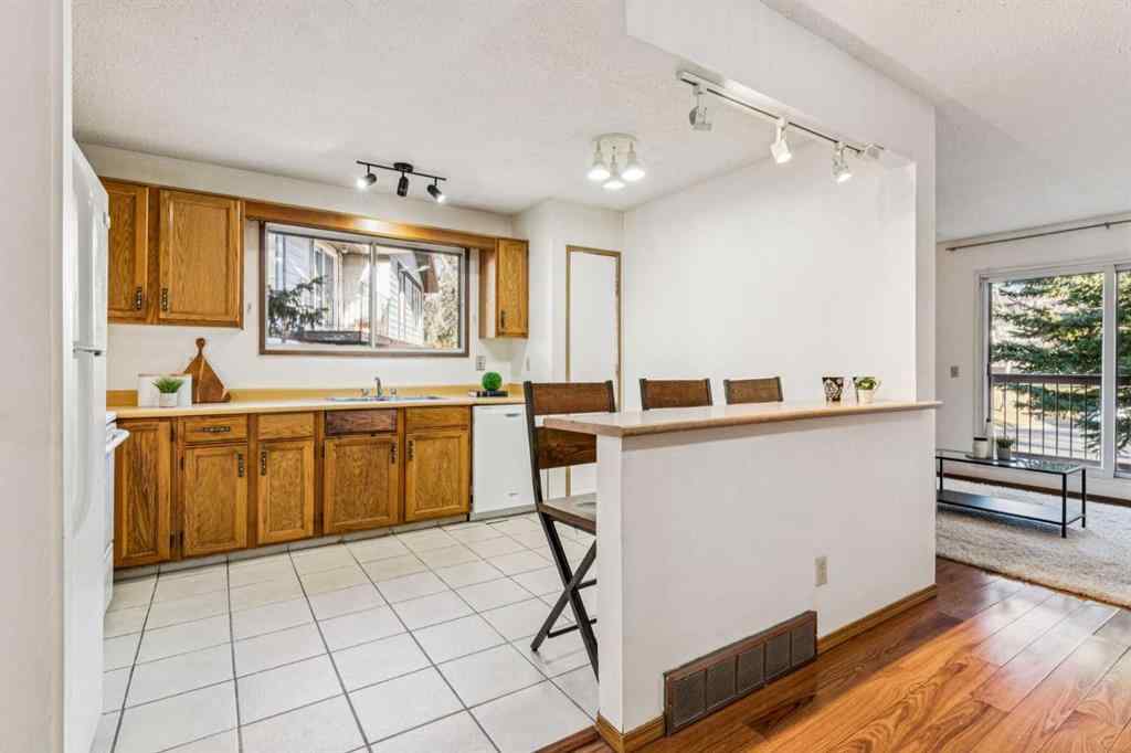 MLS® A2270258 - 30 Edgeford Place NW in Edgemont Calgary, Residential