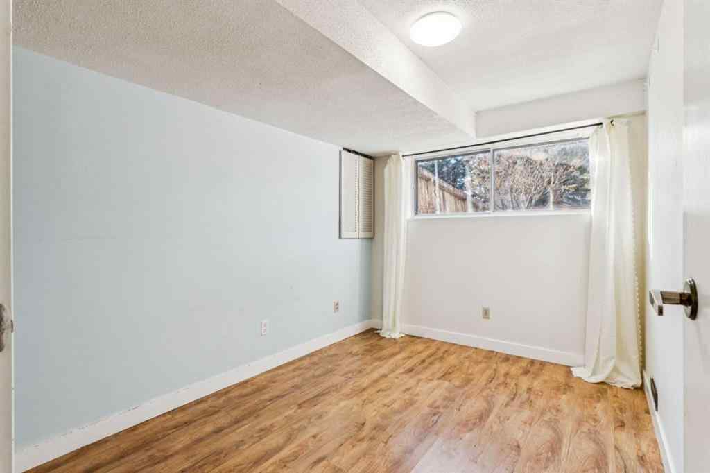 MLS® A2270258 - 30 Edgeford Place NW in Edgemont Calgary, Residential