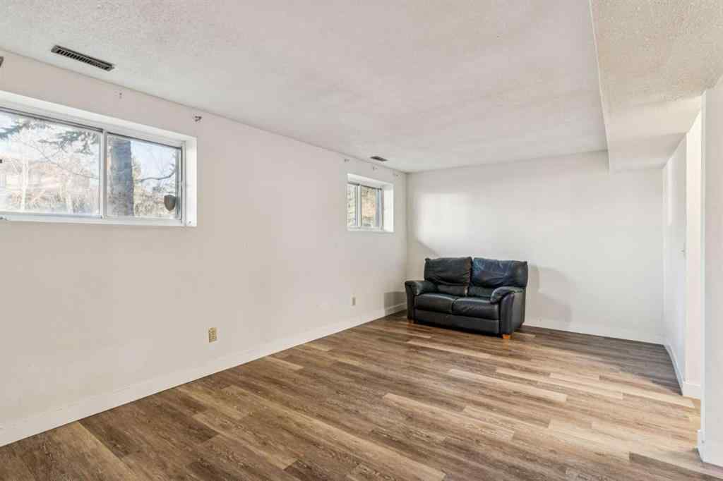 MLS® A2270258 - 30 Edgeford Place NW in Edgemont Calgary, Residential