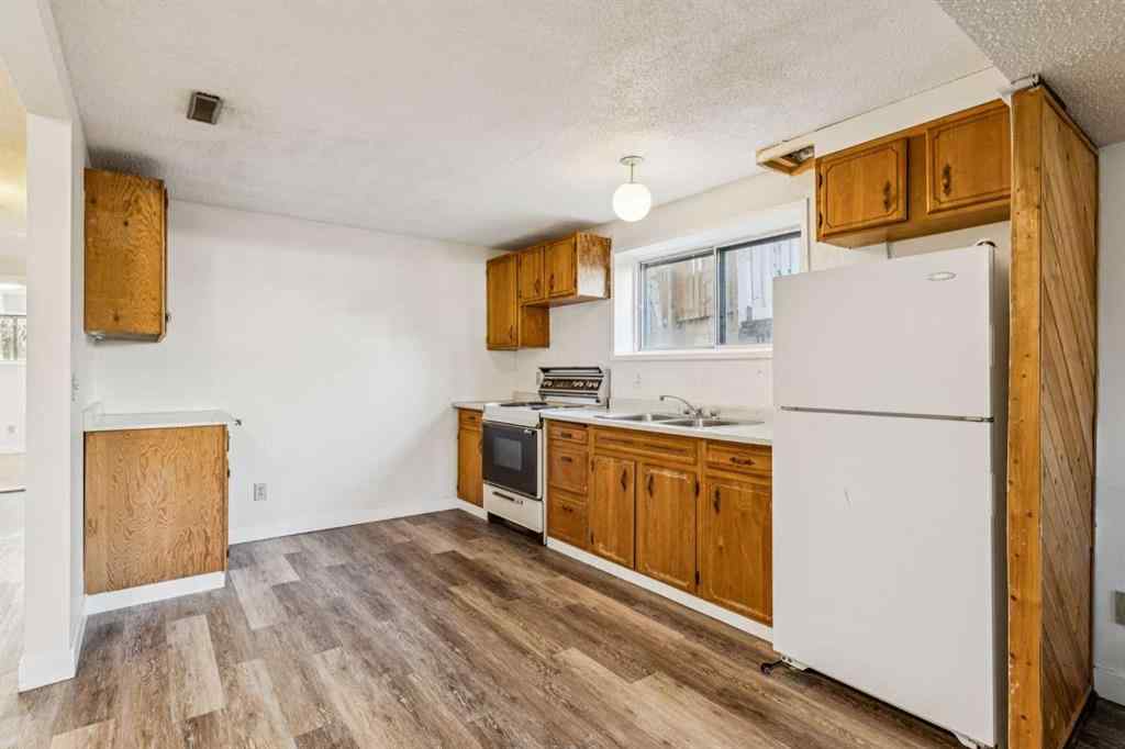 MLS® A2270258 - 30 Edgeford Place NW in Edgemont Calgary, Residential