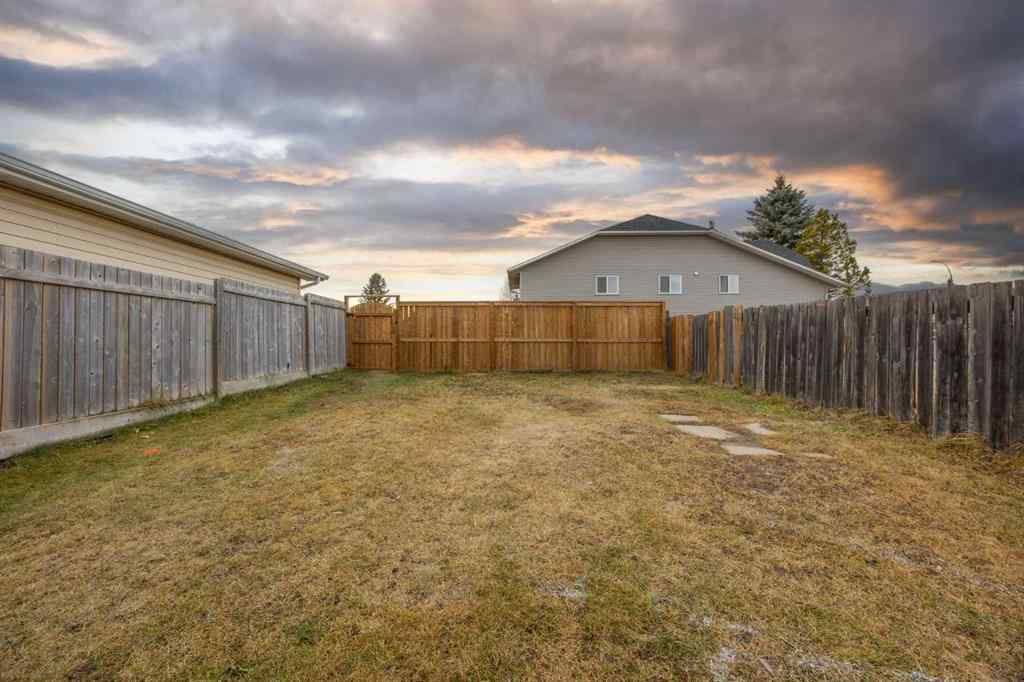 MLS® A2270260 - 212 Falmere Way NE in Falconridge Calgary, Residential