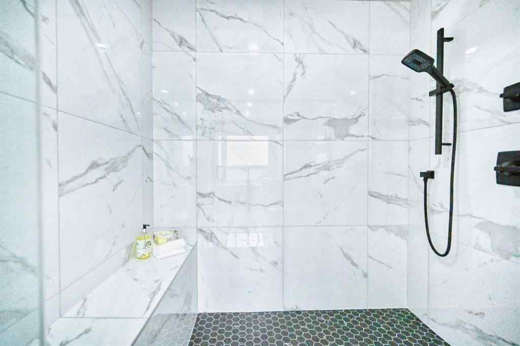 MLS® A2270262 - 941 west chestermere Drive  in West Creek Chestermere, Residential