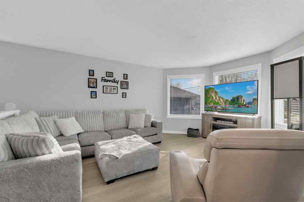 MLS&reg; # A2270265 - 6006 57 Avenue   in Lucas Heights Ponoka, Residential Open Houses