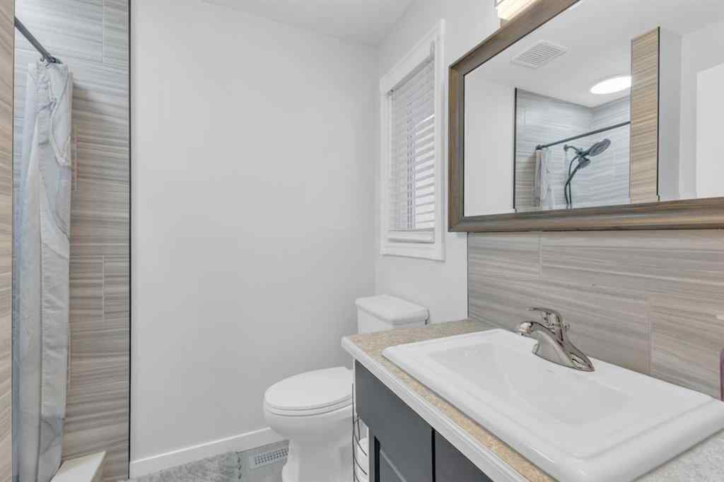 MLS&reg; # A2270265 - 6006 57 Avenue   in Lucas Heights Ponoka, Residential Open Houses