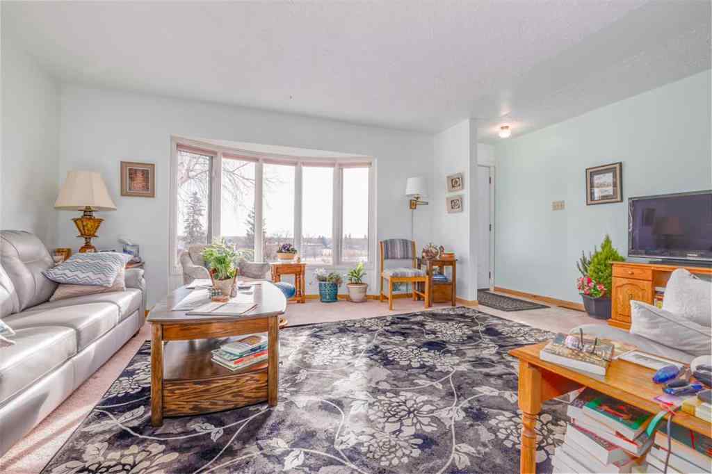 MLS® # A2270274 - 25 Highwood Place NW in Highwood Calgary, Residential Open Houses