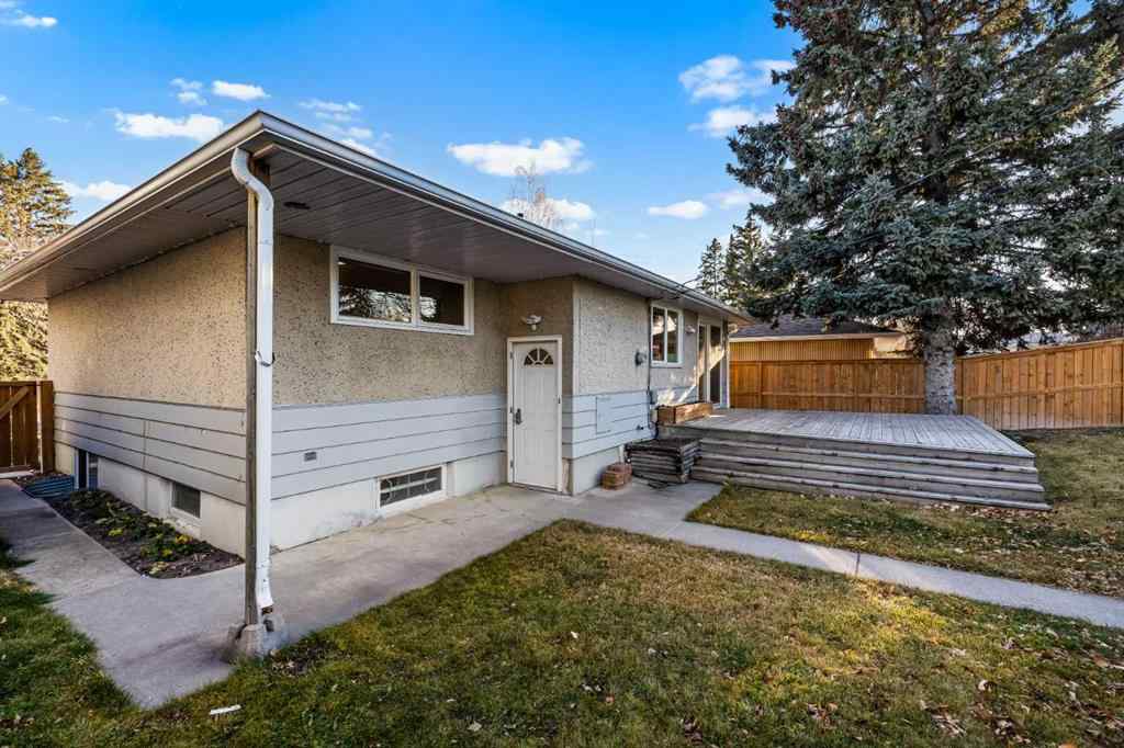 MLS® A2270296 - 3803 19 Street NW in Charleswood Calgary, Residential