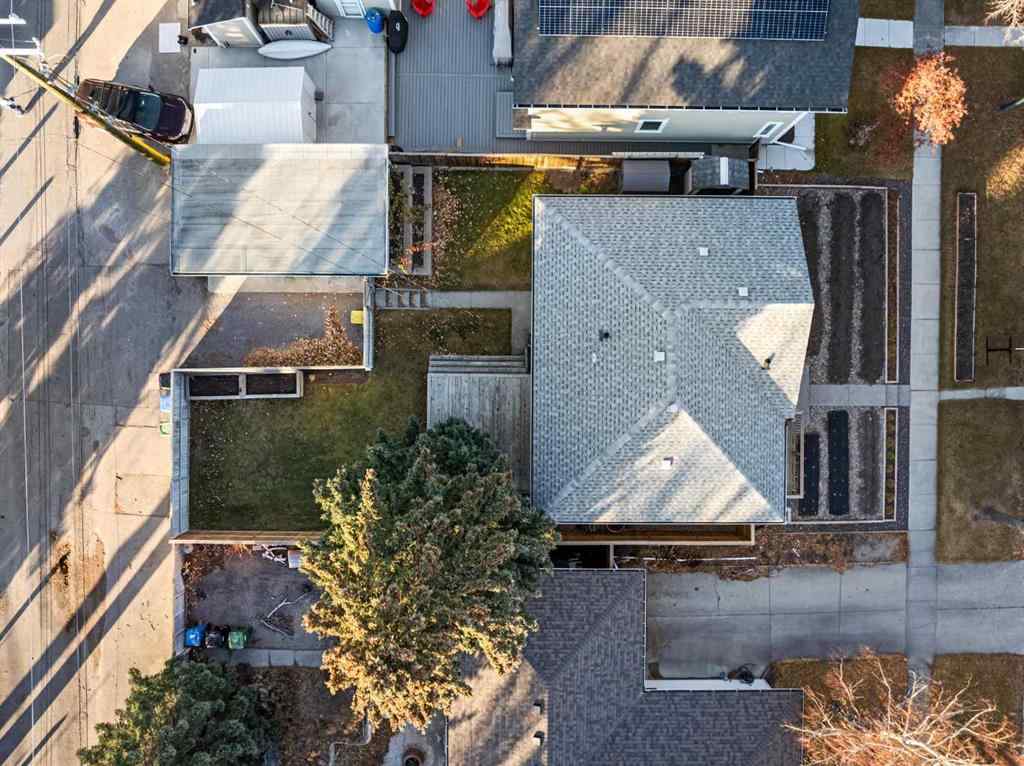 MLS® A2270296 - 3803 19 Street NW in Charleswood Calgary, Residential