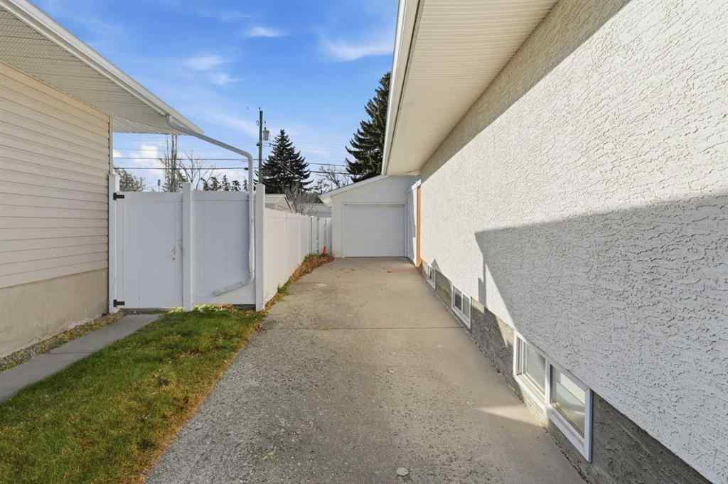 MLS&reg; # A2270302 - 2219 Halifax Crescent NW in Banff Trail Calgary, Residential Open Houses