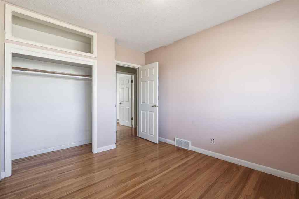 MLS&reg; # A2270302 - 2219 Halifax Crescent NW in Banff Trail Calgary, Residential Open Houses