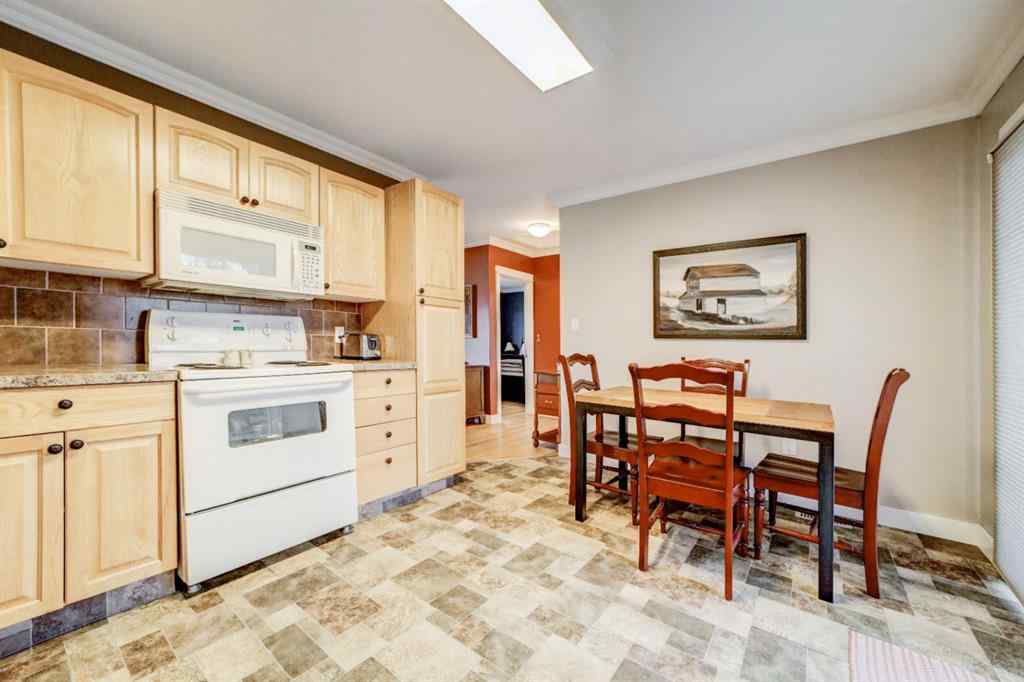 MLS&reg; # A2270303 - 613 10th Street N in Senator Buchanan Lethbridge, Residential Open Houses