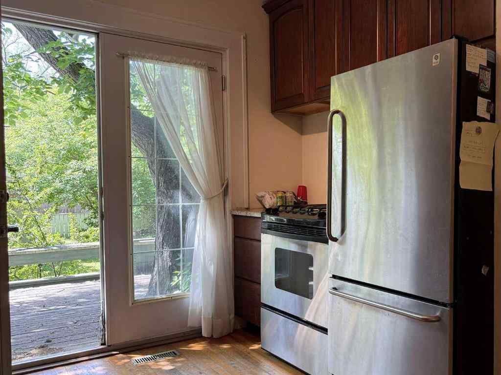 MLS&reg; # A2270317 - 133 10 Avenue NE in Crescent Heights Calgary, Residential Open Houses