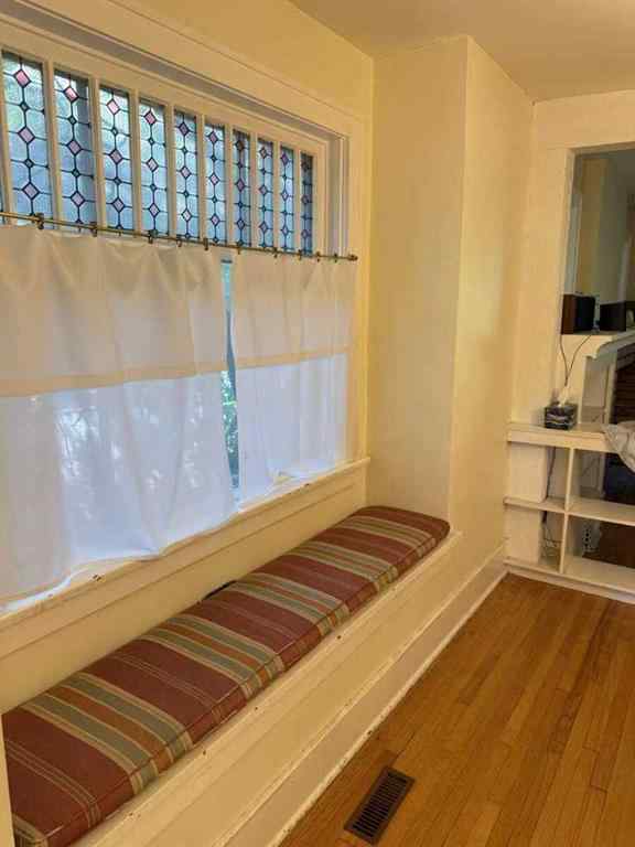 MLS&reg; # A2270317 - 133 10 Avenue NE in Crescent Heights Calgary, Residential Open Houses