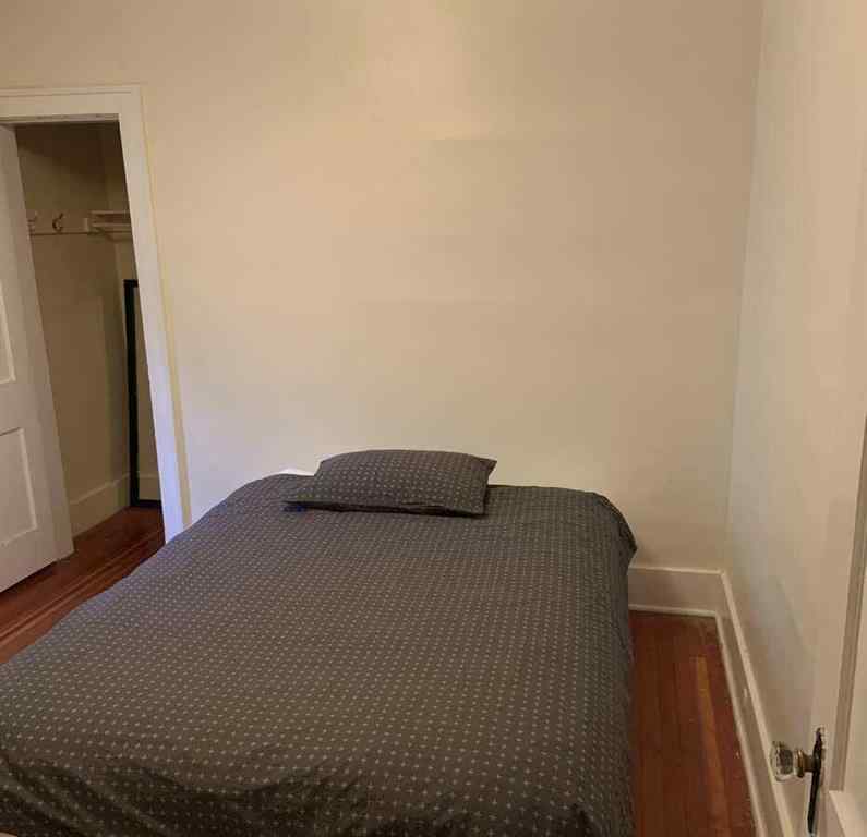 MLS&reg; # A2270317 - 133 10 Avenue NE in Crescent Heights Calgary, Residential Open Houses