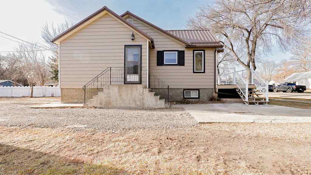 MLS&reg; # A2270323 - 63 3 Street NW in Riverside Medicine Hat, Residential Open Houses