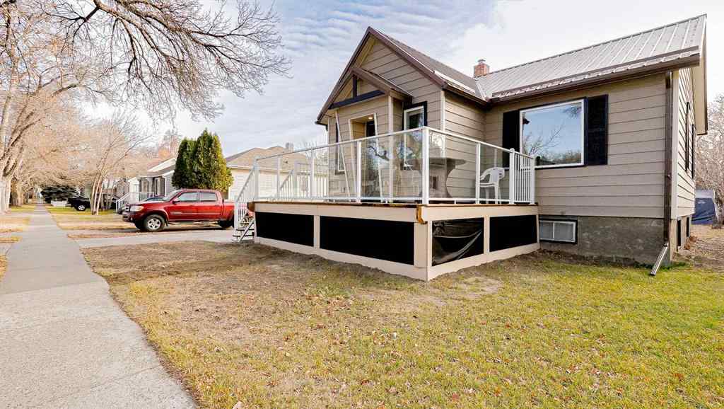 MLS&reg; # A2270323 - 63 3 Street NW in Riverside Medicine Hat, Residential Open Houses