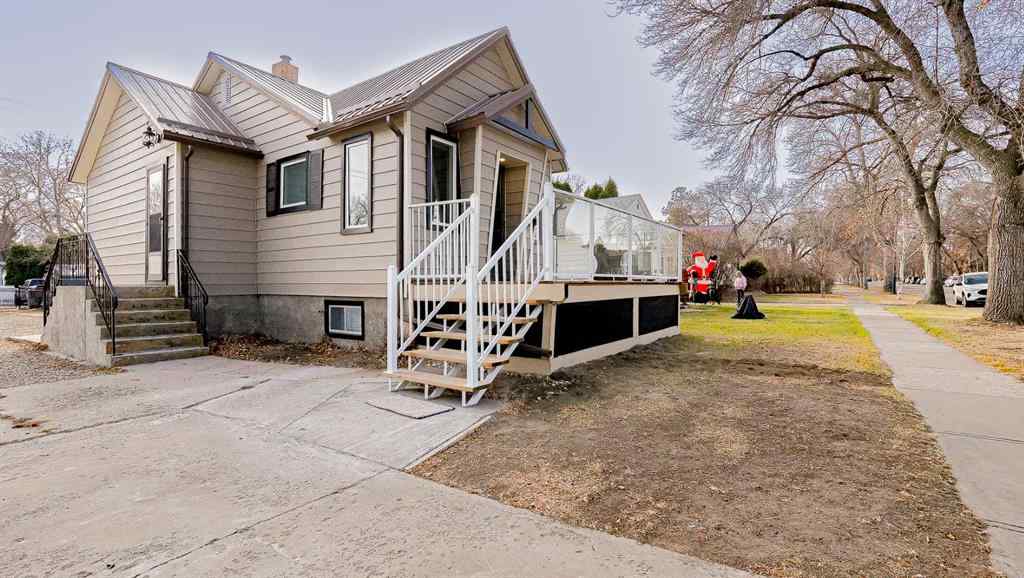 MLS&reg; # A2270323 - 63 3 Street NW in Riverside Medicine Hat, Residential Open Houses