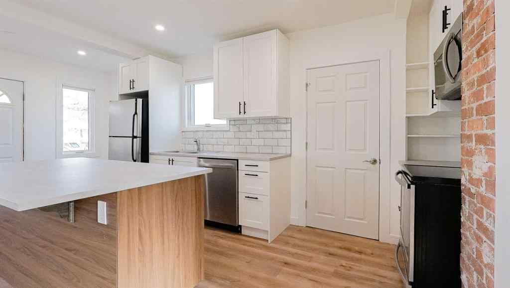 MLS&reg; # A2270323 - 63 3 Street NW in Riverside Medicine Hat, Residential Open Houses