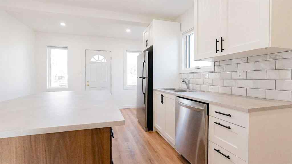 MLS&reg; # A2270323 - 63 3 Street NW in Riverside Medicine Hat, Residential Open Houses