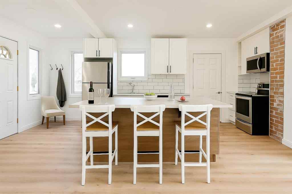 MLS&reg; # A2270323 - 63 3 Street NW in Riverside Medicine Hat, Residential Open Houses