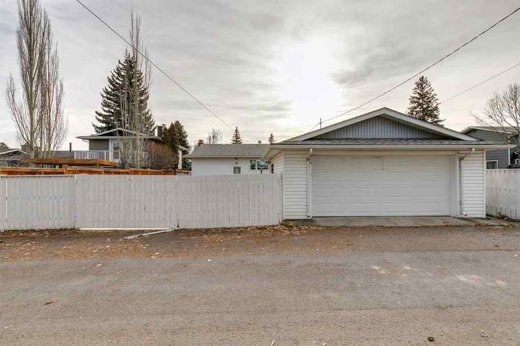 MLS&reg; # A2270331 - 916 Mapledale Place SE in Maple Ridge Calgary, Residential Open Houses