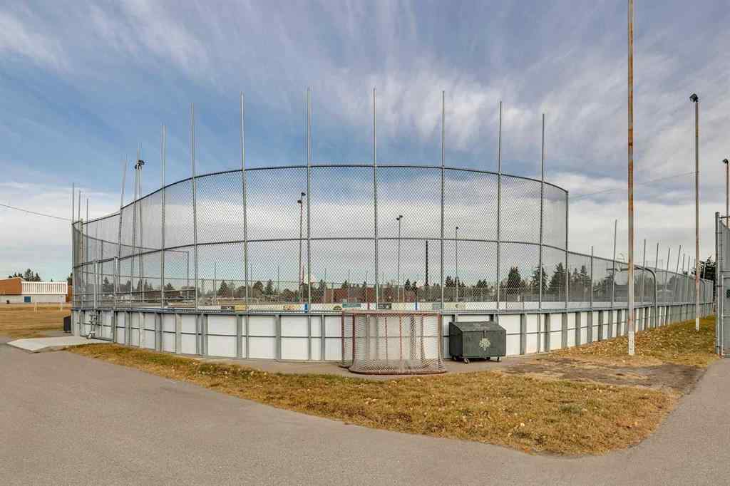 MLS&reg; # A2270331 - 916 Mapledale Place SE in Maple Ridge Calgary, Residential Open Houses