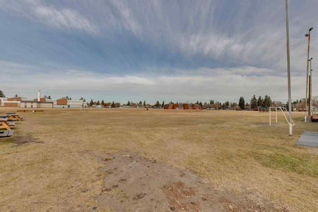 MLS&reg; # A2270331 - 916 Mapledale Place SE in Maple Ridge Calgary, Residential Open Houses