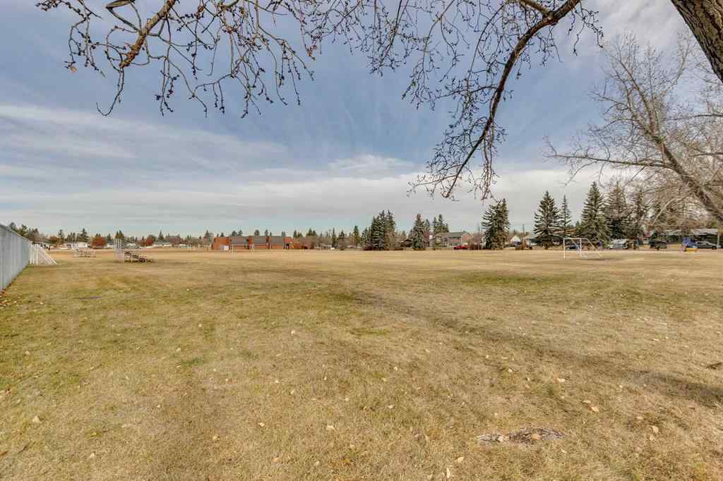 MLS&reg; # A2270331 - 916 Mapledale Place SE in Maple Ridge Calgary, Residential Open Houses