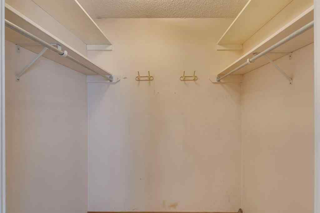 MLS&reg; # A2270331 - 916 Mapledale Place SE in Maple Ridge Calgary, Residential Open Houses