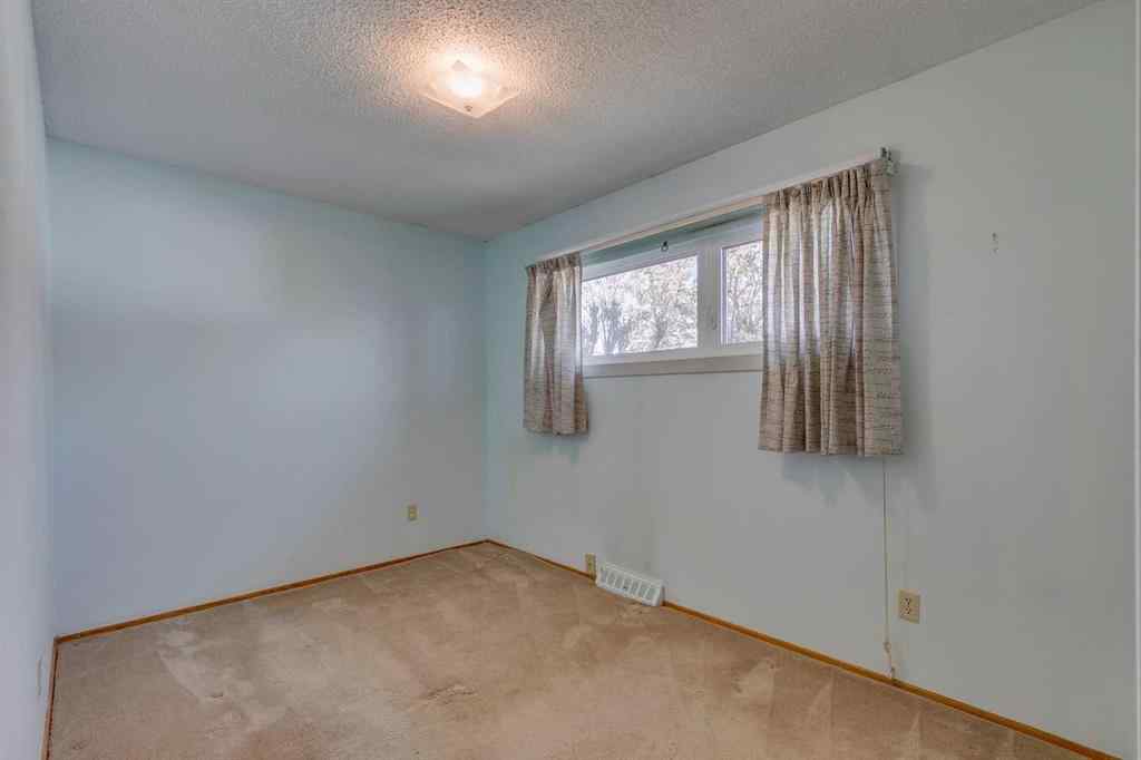 MLS&reg; # A2270331 - 916 Mapledale Place SE in Maple Ridge Calgary, Residential Open Houses