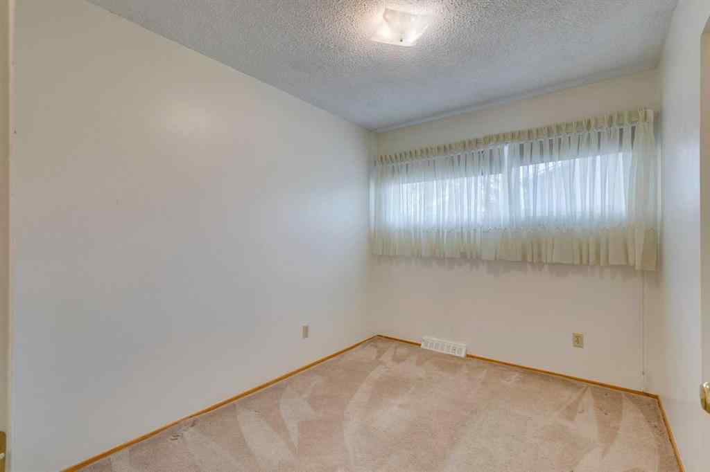 MLS&reg; # A2270331 - 916 Mapledale Place SE in Maple Ridge Calgary, Residential Open Houses