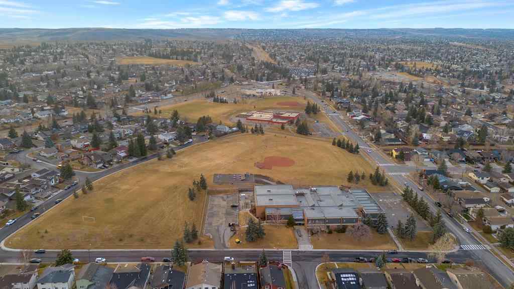 MLS&reg; # A2270334 - 118 Bermuda Road NW in Beddington Heights Calgary, Residential Open Houses