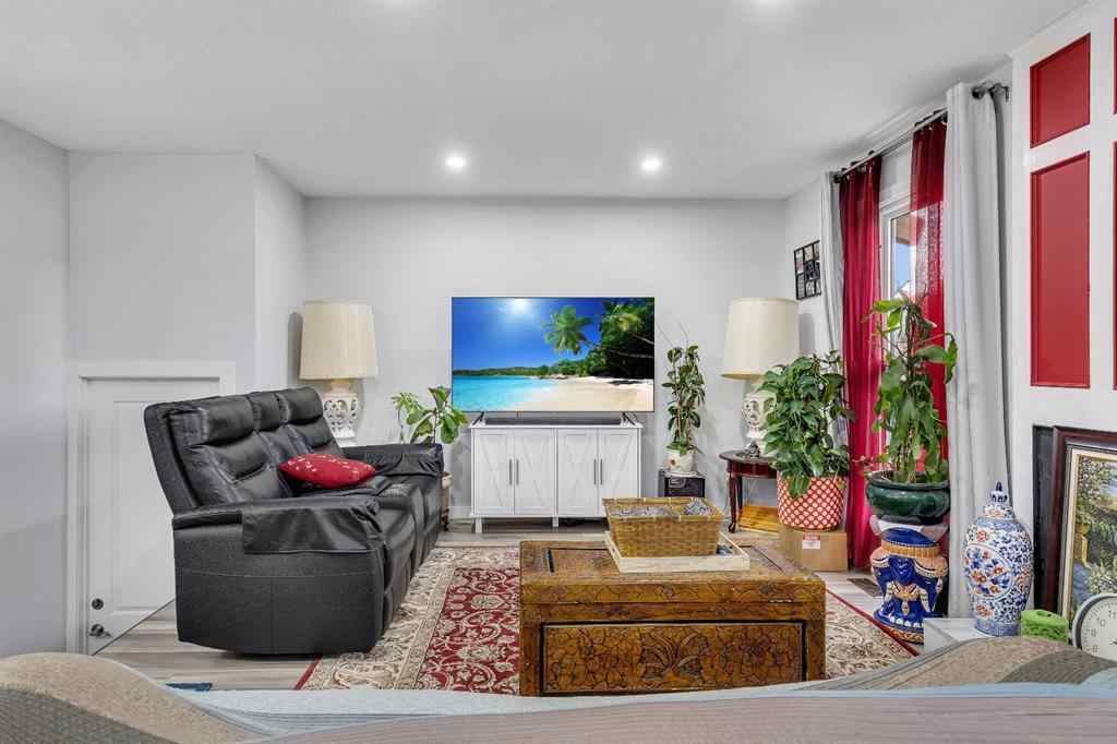 MLS&reg; # A2270334 - 118 Bermuda Road NW in Beddington Heights Calgary, Residential Open Houses