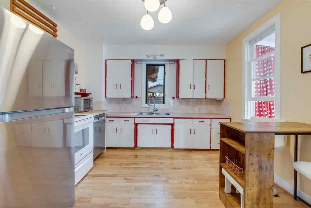 MLS&reg; # A2270344 - 1310 Centre Street  in NONE Carstairs, Residential Open Houses