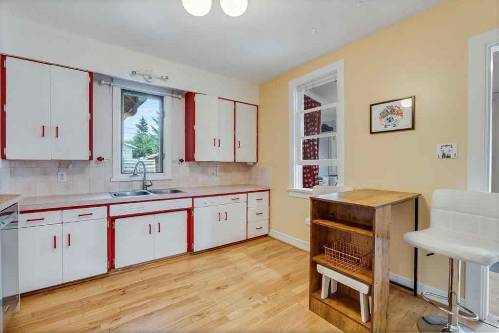 MLS&reg; # A2270344 - 1310 Centre Street  in NONE Carstairs, Residential Open Houses