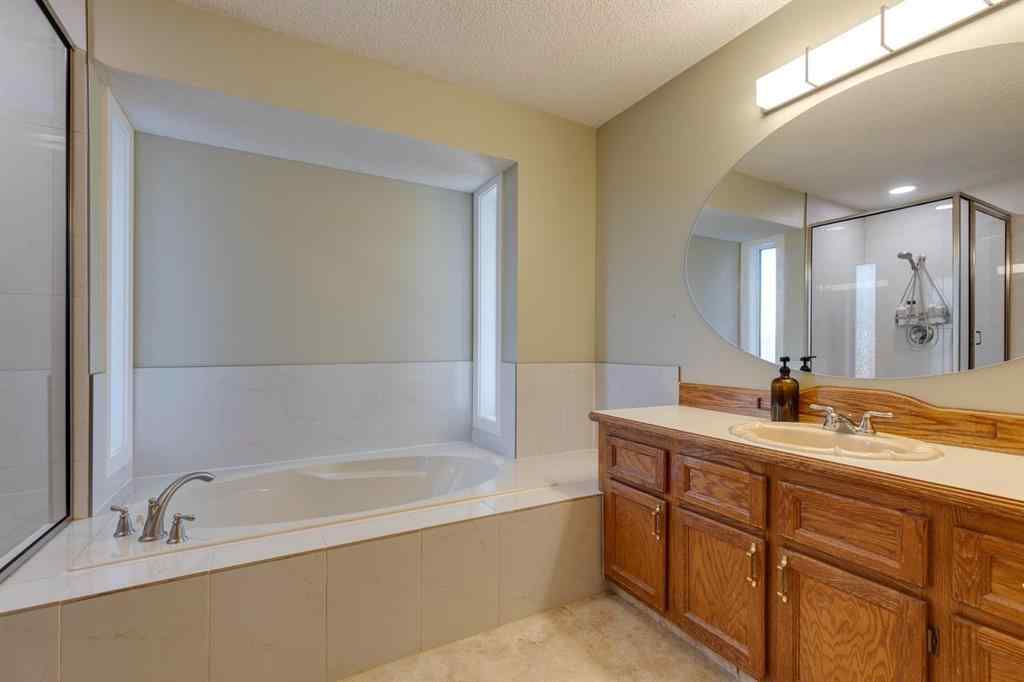 MLS® A2270360 - 87 Edgebrook Way NW in Edgemont Calgary, Residential