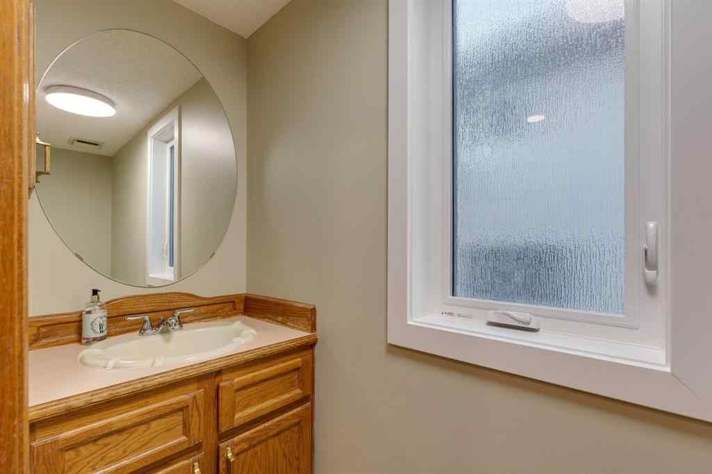 MLS® A2270360 - 87 Edgebrook Way NW in Edgemont Calgary, Residential