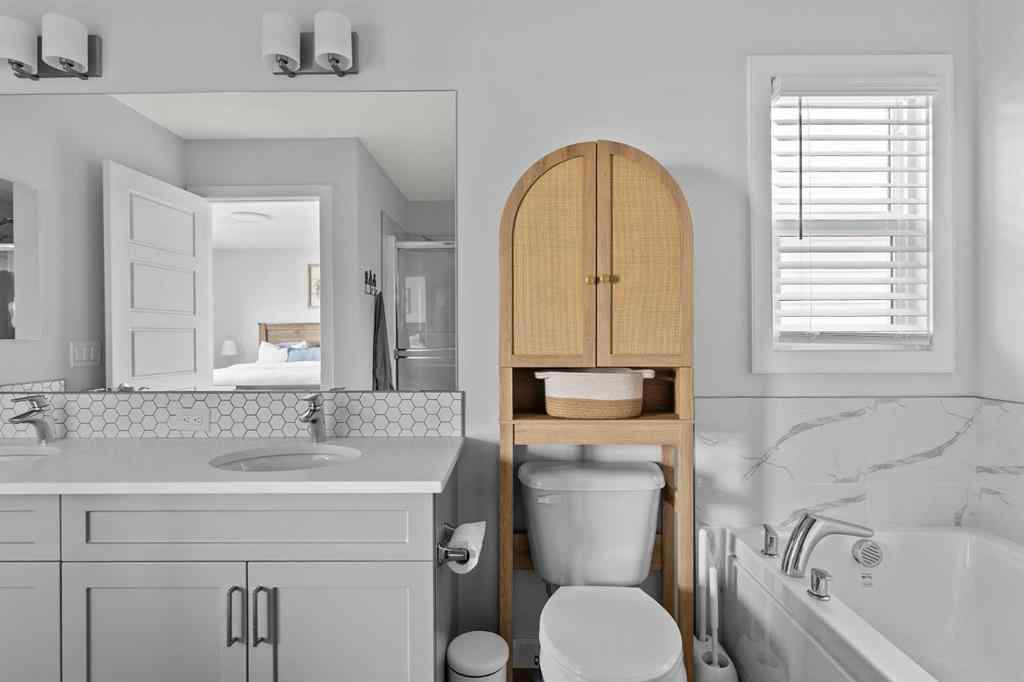 MLS® A2270361 - 837 West Lakeview Drive  in Chelsea_CH Chestermere, Residential