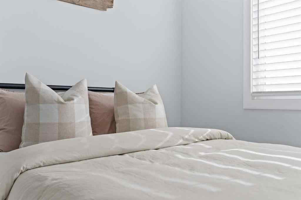 MLS® A2270361 - 837 West Lakeview Drive  in Chelsea_CH Chestermere, Residential