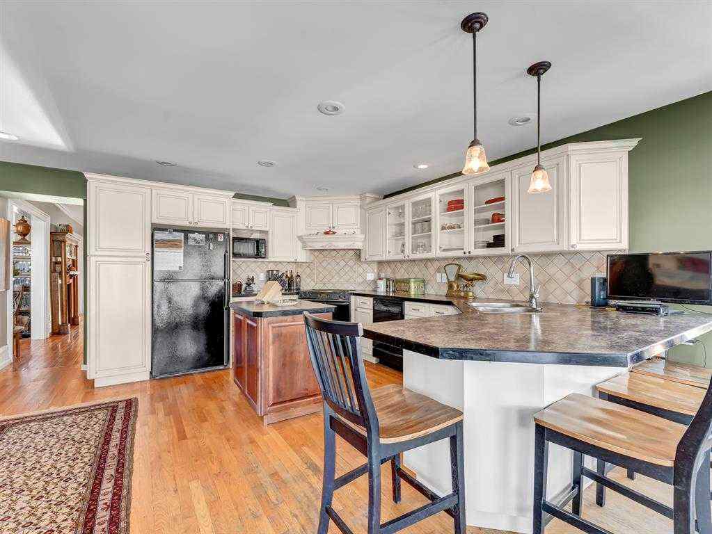 MLS&reg; # A2270364 - 258 1 Street SE in SE Hill Medicine Hat, Residential Open Houses